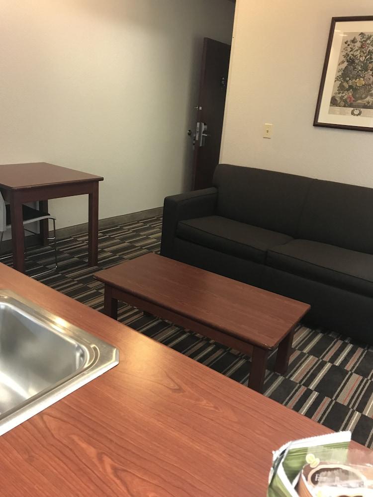 Hotel Microtel Inn&suites 2*