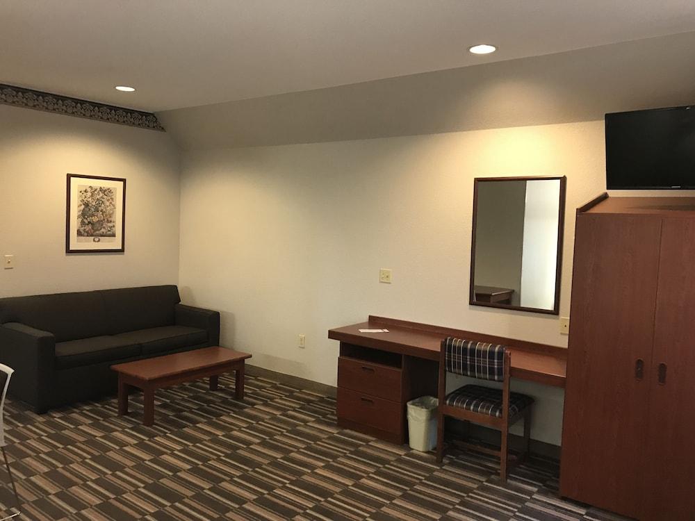Hotel Microtel Inn&suites 2*
